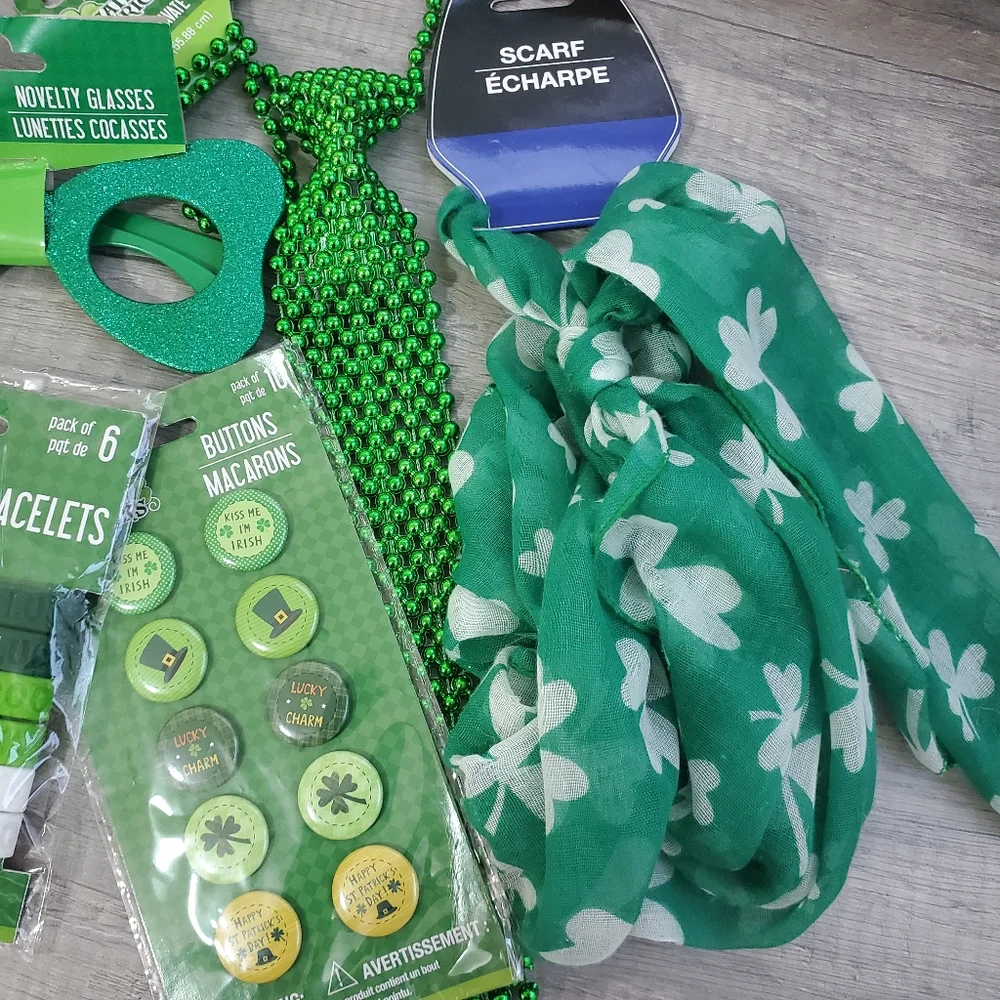 Saint Patricks Day party favors and supplies 6 pieces A25
